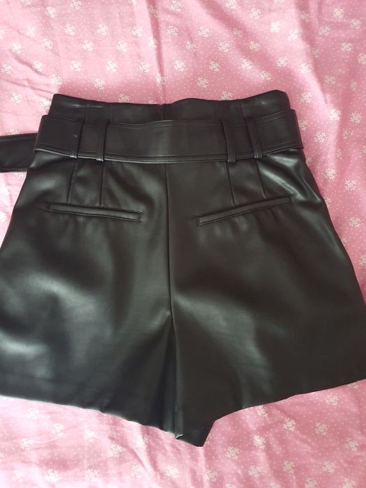 Кожени панталонки с висока талия Zara