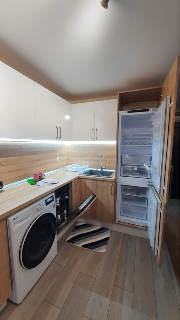 Дава се под наем Тристаен апартамент в Казанлък - 85 кв.м за 408 € - Снимка #3