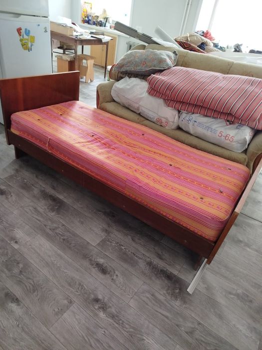 Отдам даром кровать