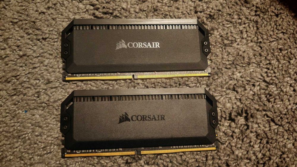 Рам памет Corsair Dominator Platinum RGB 2x16GB 32GB 3200Mhz DDR4