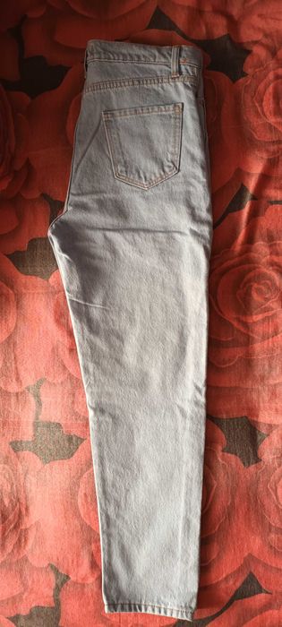 Чисто ново с етикет дамско дънки размер М