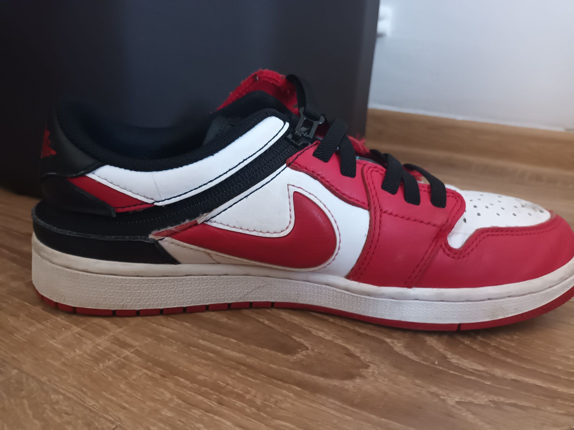 Air Jordan 1 Low FlyEase Gym Red