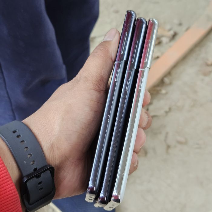 Samsung S21 5G 256gb
Holati 10/9