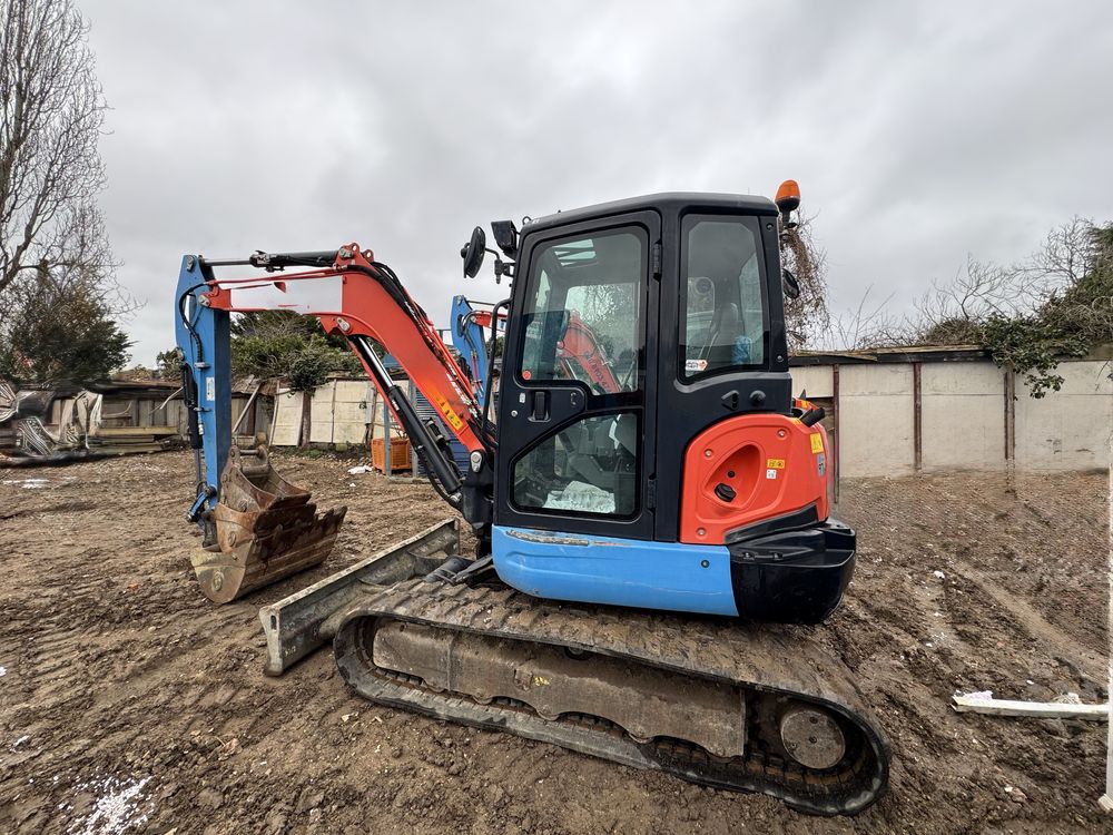 De inchiria kubota kx057-4