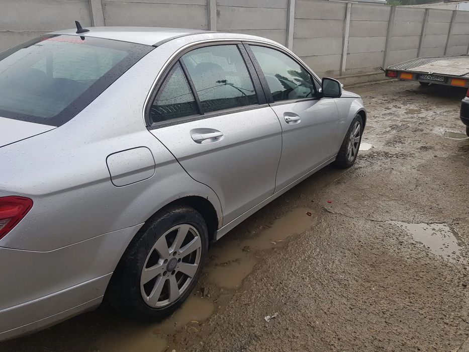 Capota/Porbagaj/Bara spate/Stop spate/Mercedes C-Class W204 berlina