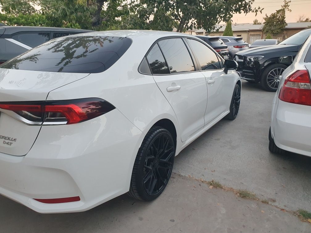TOYOTA Corolla D-4 T. Yili 2023. Yurgani 16000. Narxi 18300