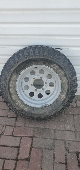 Диски с резиной R15 на джип разболтовка 139.7