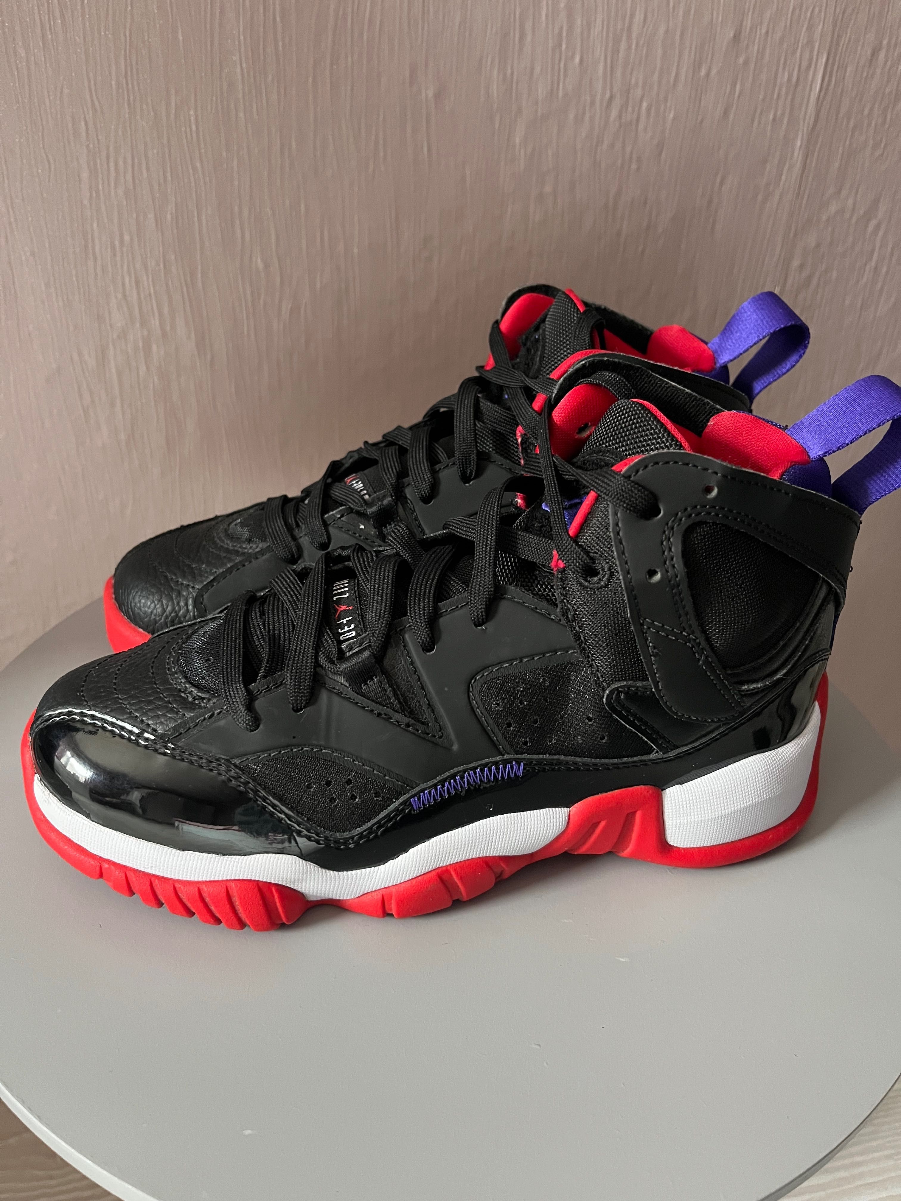 Кецове Nike Jordan Jumpman two trey