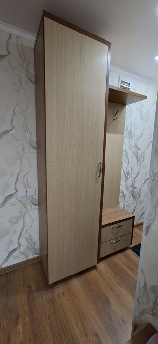 Продам прихожую.