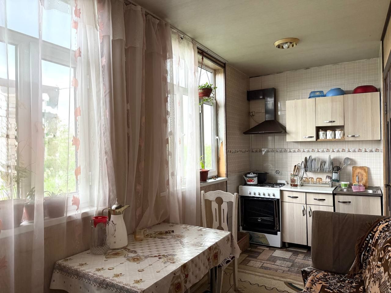 2 xona 3 xona qilingan xonalar hamasi alohida balkonlari kota 77 seria