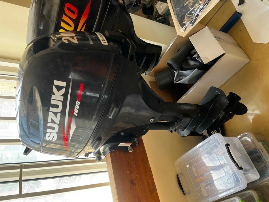 Двигател за лодка Suzuki Four Stroke 20