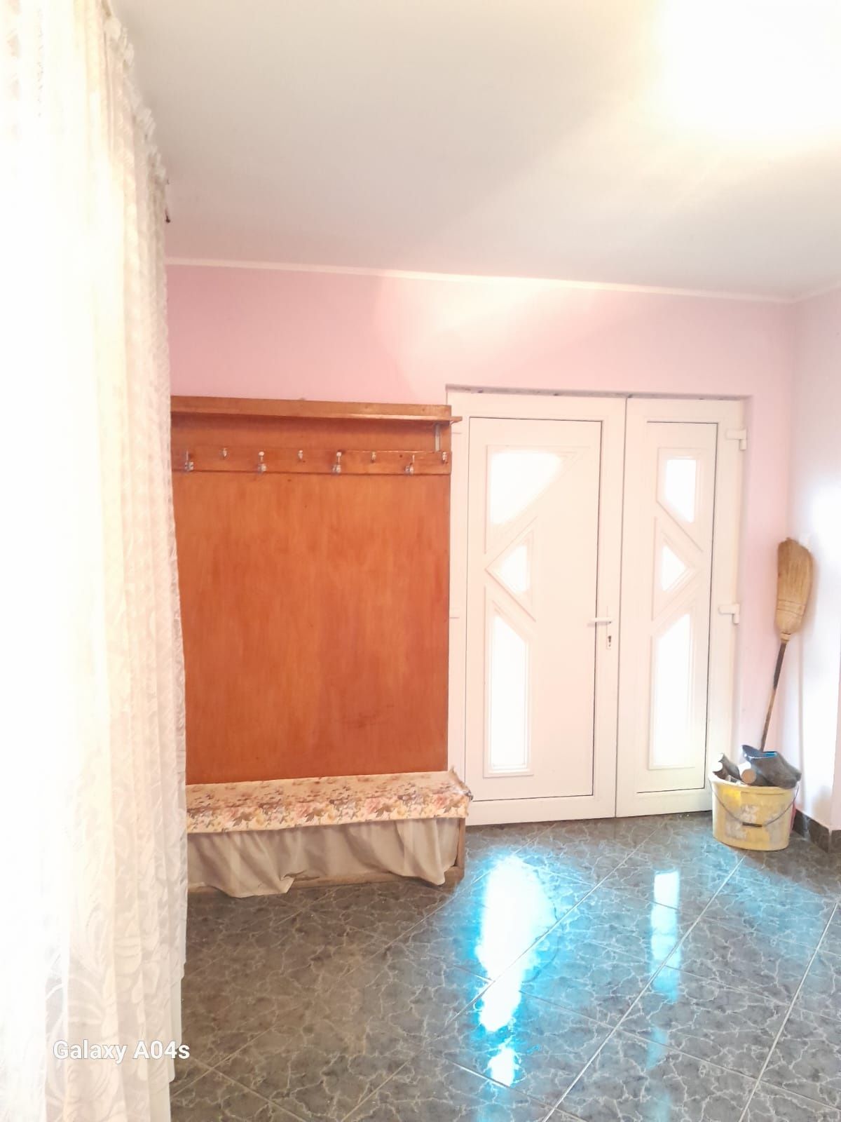 Vând casă în comuna Ceica