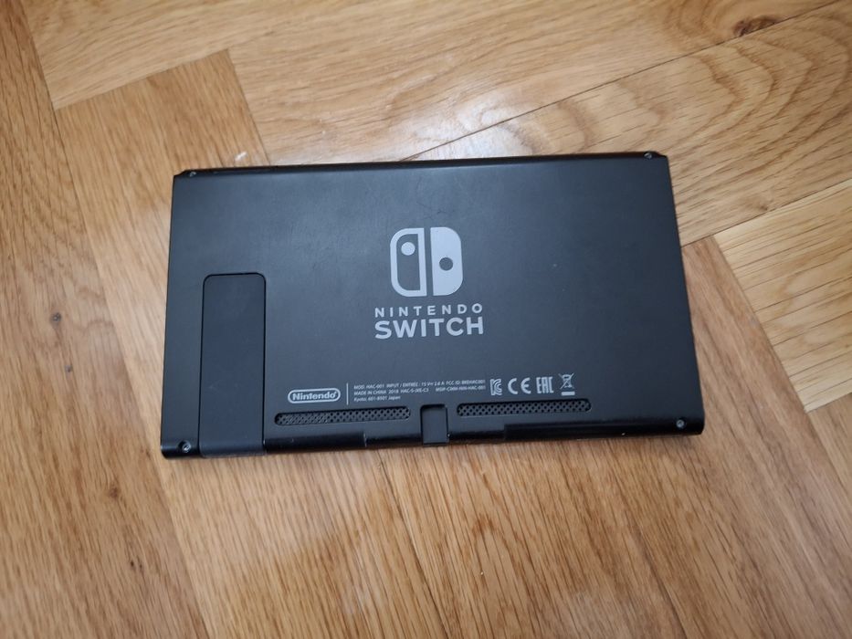 Nintendo switch цял комплект+FIFA 23