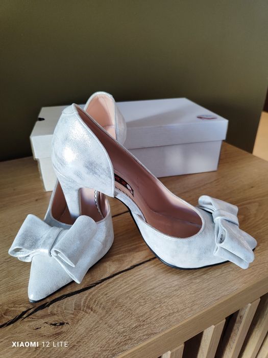 Pantofi stiletto