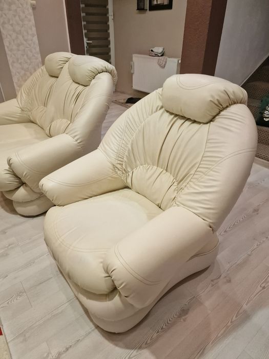 Canapea piele ecologica  absolut impecabila