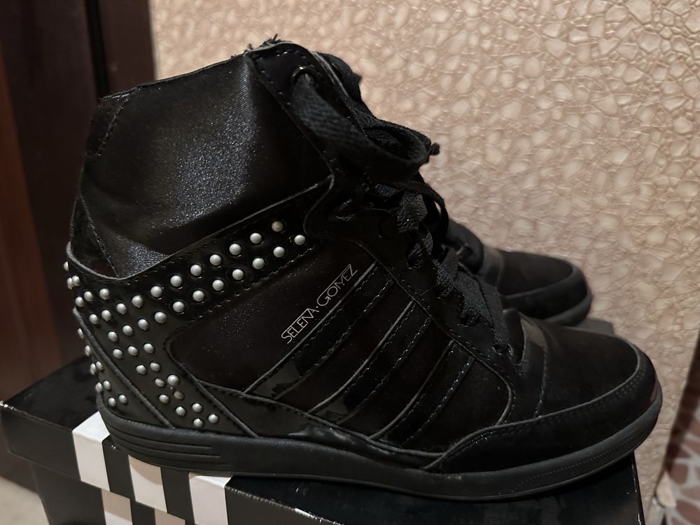 Adidas спортни обувки