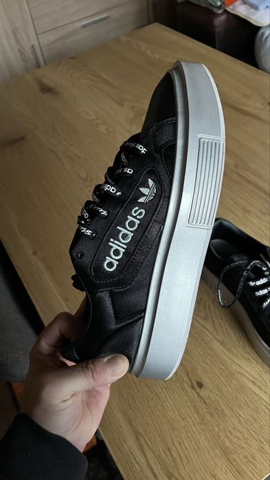 Дамски кецове Adidas Sleek