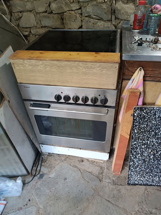 ФУРНА за вграждане с керамичен плот четворка