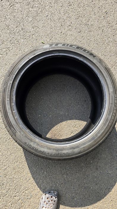 Vind Anvelope in Doua marimi