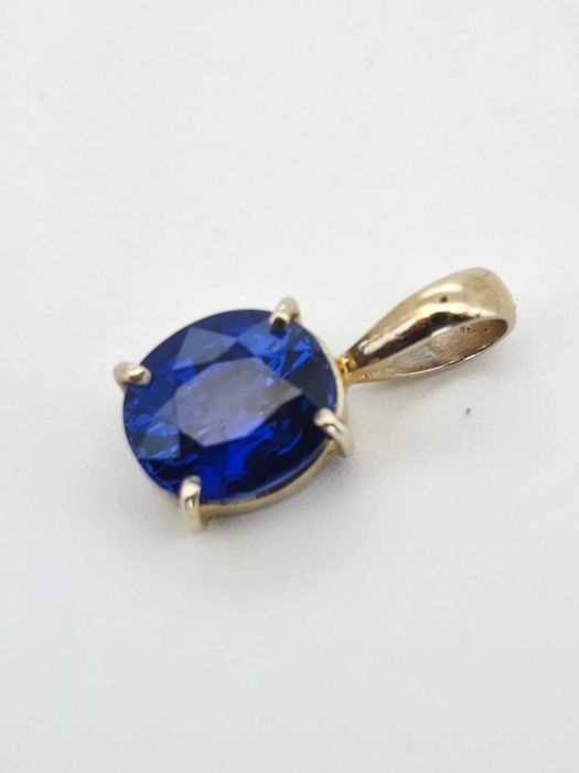 Pandativ 14k cu safir sinteza aprox 3,5ct
