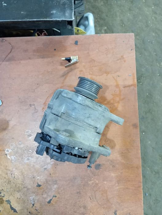 Генератор на Сеат и Гольф 4 Шкода Октавиа