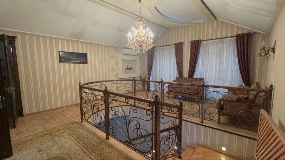 Просторный дом 8 соток, 3 уровня, Юнусабад