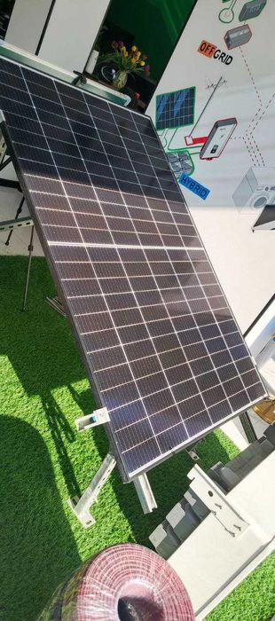 качественные солниные панели, инвенторы и аккумуляторы с установками