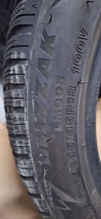 Bridgestone blizzak lm 005, 245 45 18