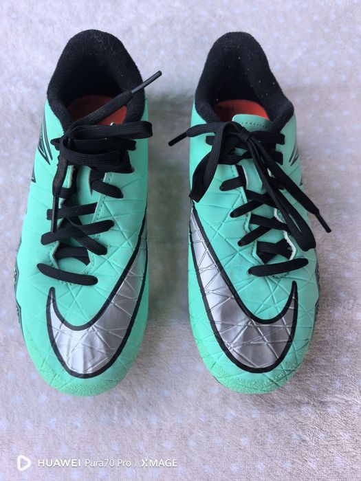 Страхотни бутонки nike номер 35.5 стелка 22.5см