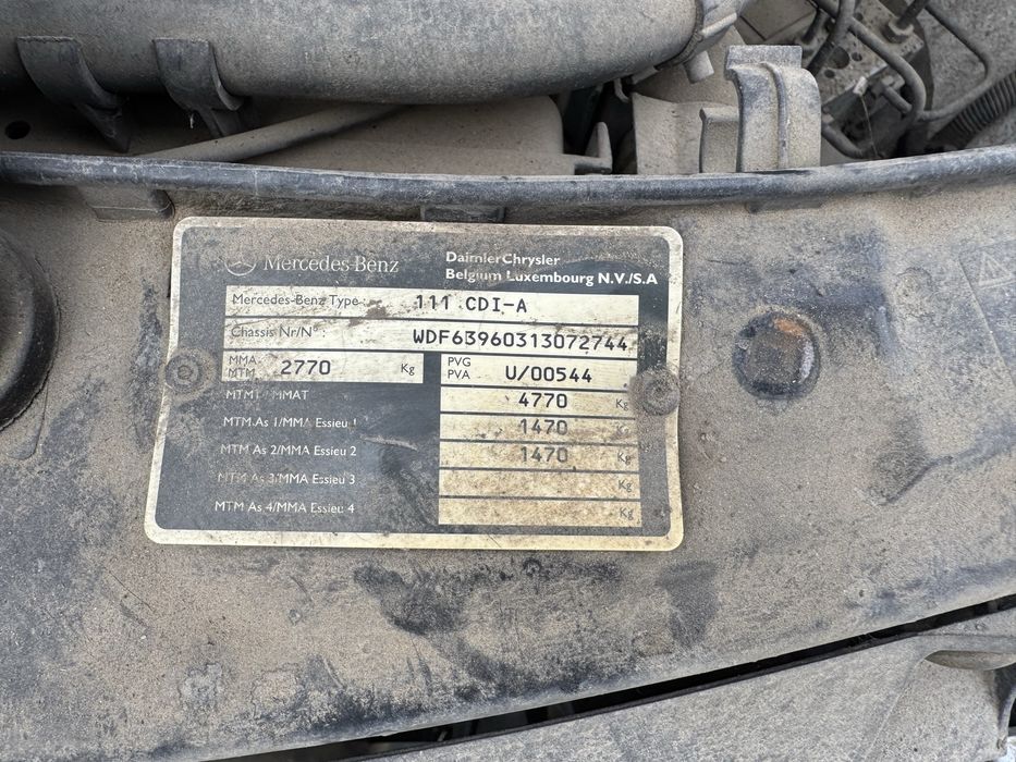 Dezmembrez Mercedes Vito w639