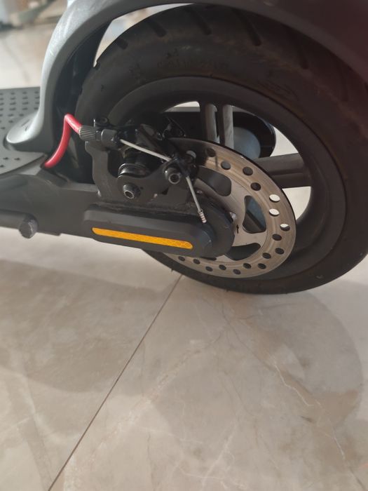 Trotineta electrica Mi Electric Scooter Pro cu încărcător original