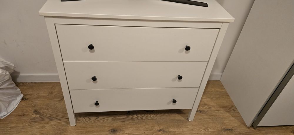 Comoda 3 sertare ALB 108×96 HEMNES. Dulap lemn masiv