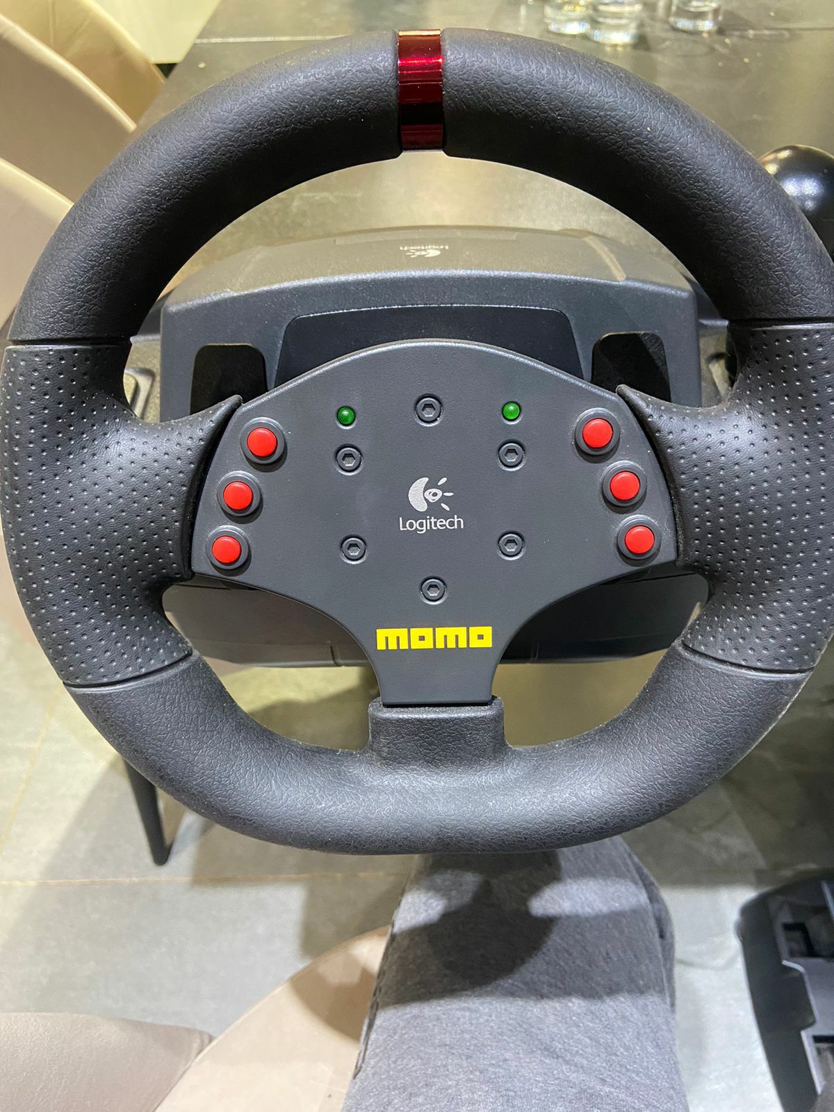 Руль momo Logitech