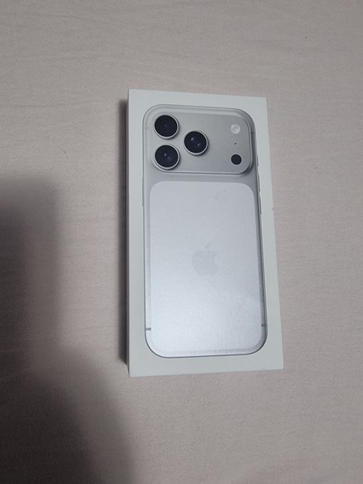 Iphone 17 pro silver 512GB