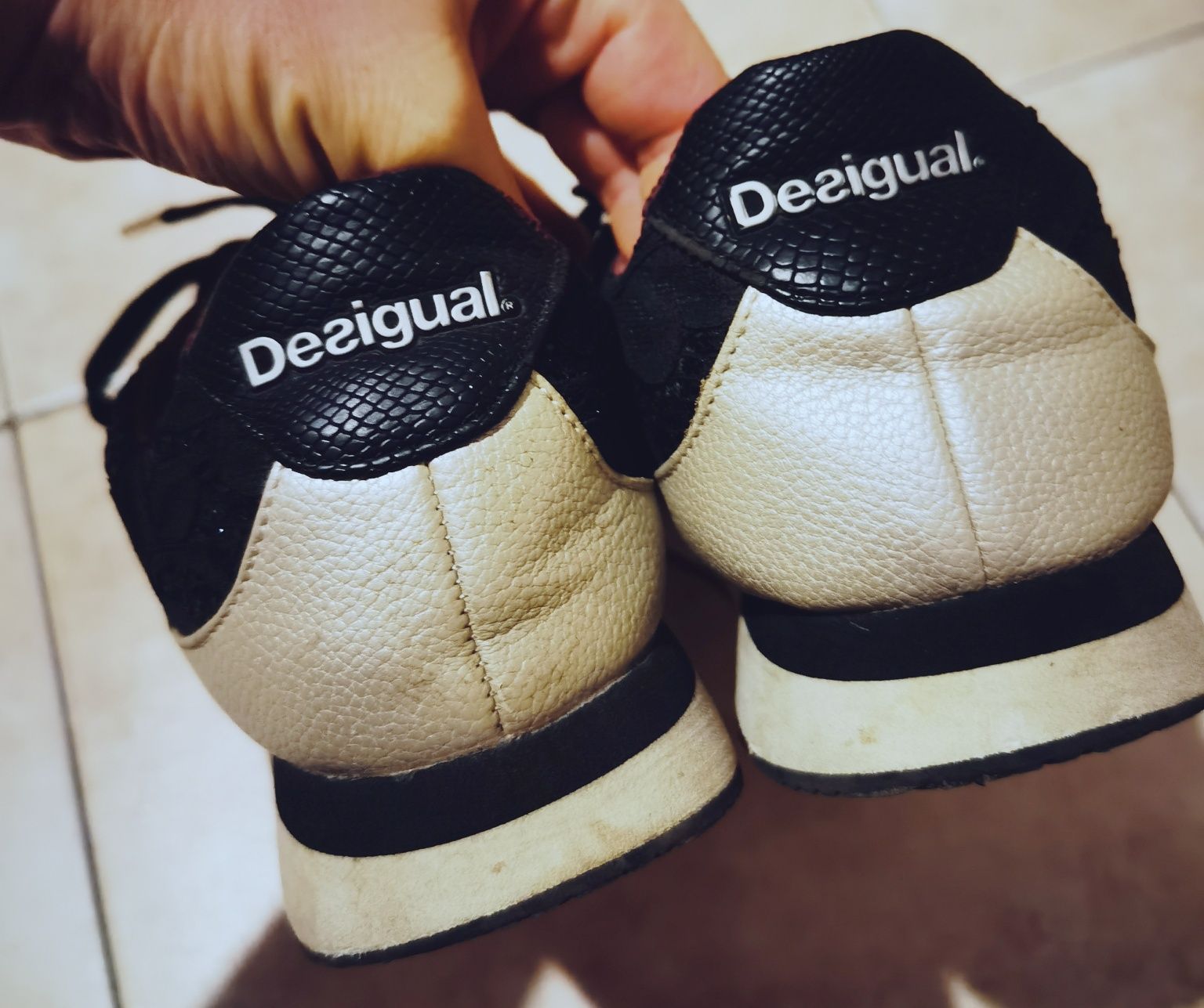 Яке и маратонки Desigual ( 158/164, 39ти номер)