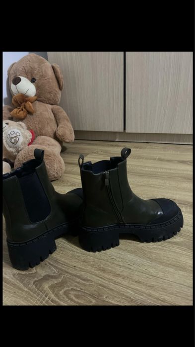 Bocanci cu talpa groasa