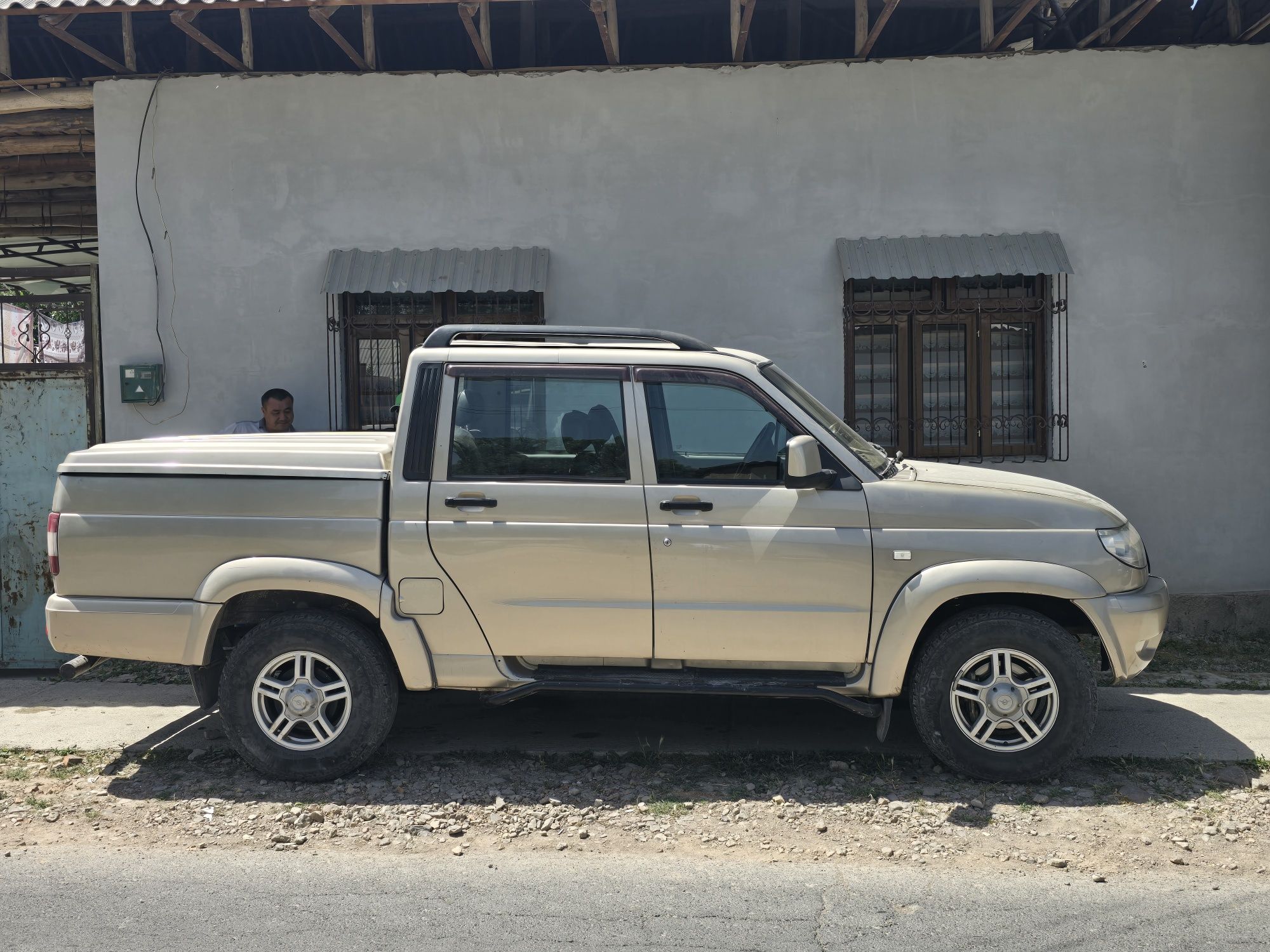 Uaz Patriot Moshina alo Holati 2011 yili