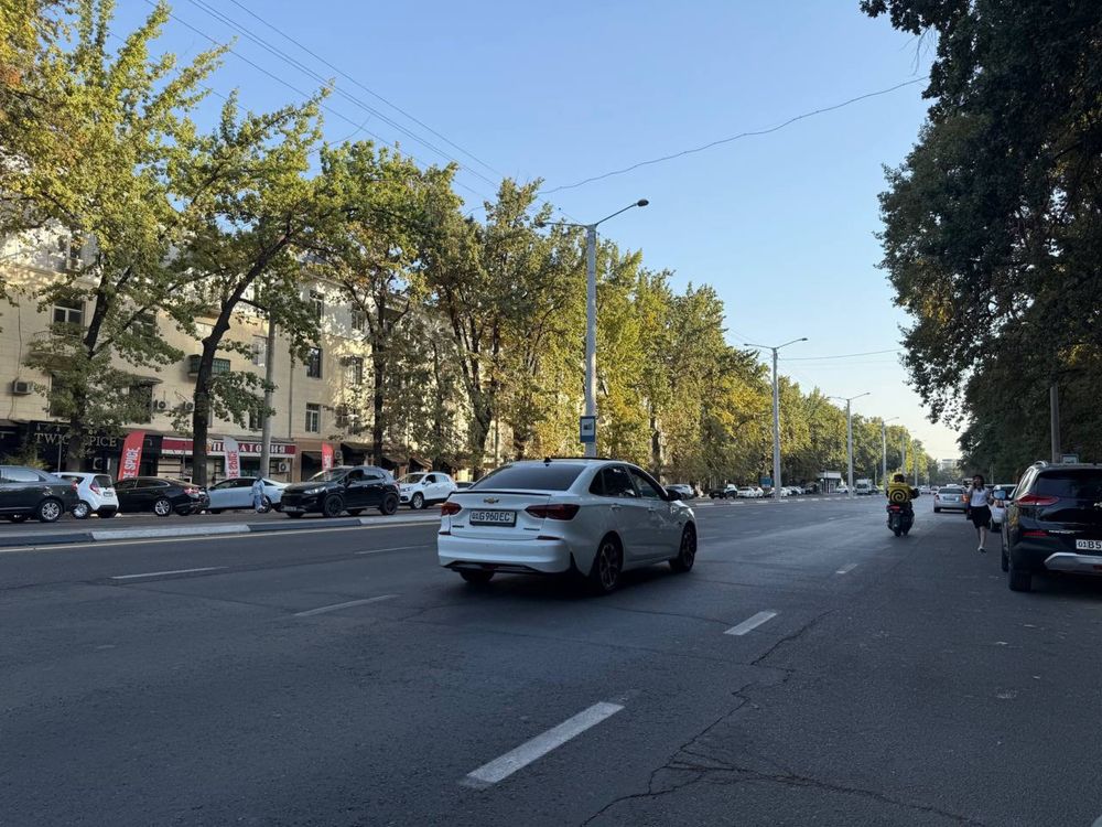 Продается квартира под нежилое Новомосковский