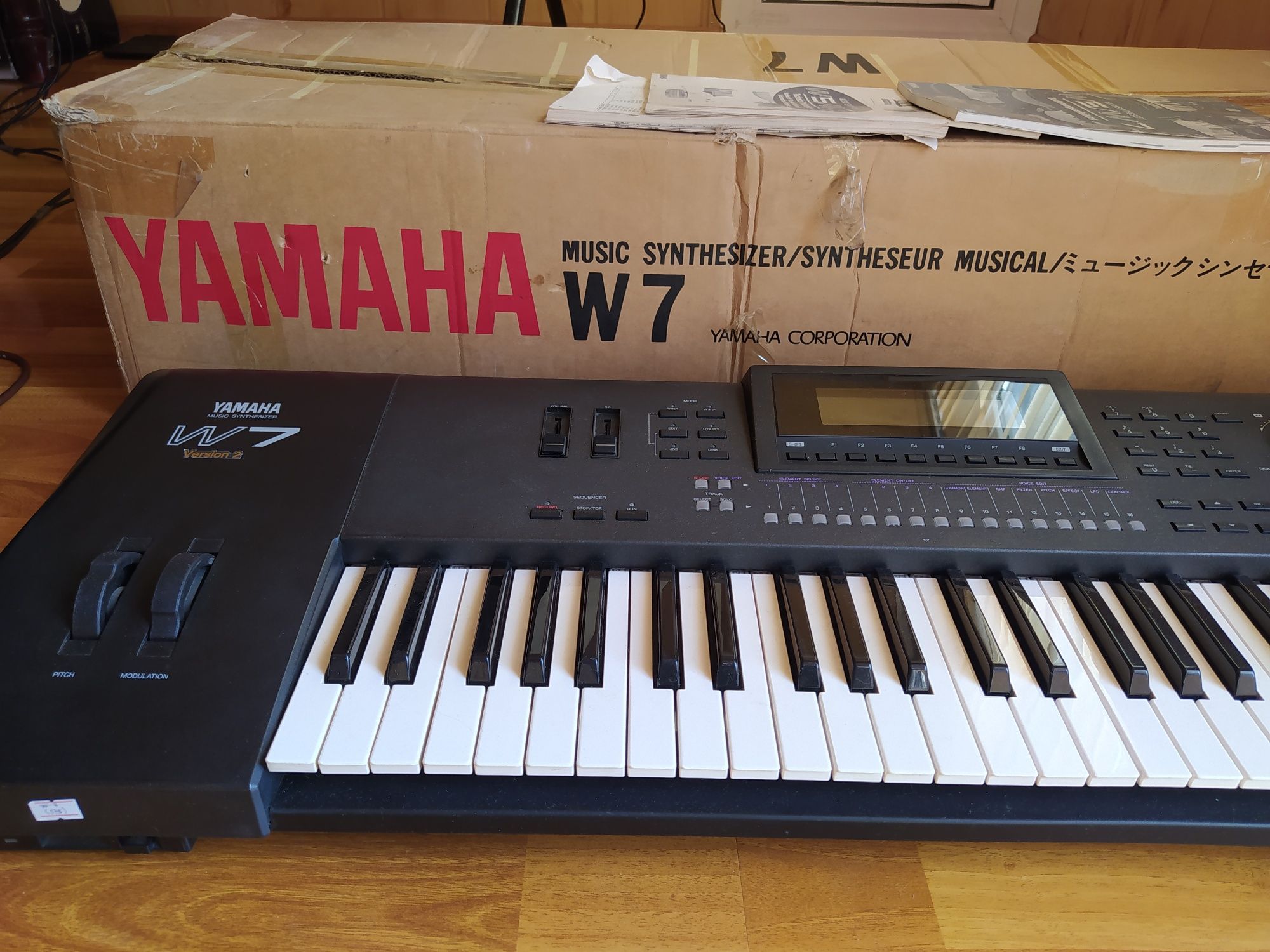 YAMAHA W 7 professional sinrezator,juda alo holat yangi