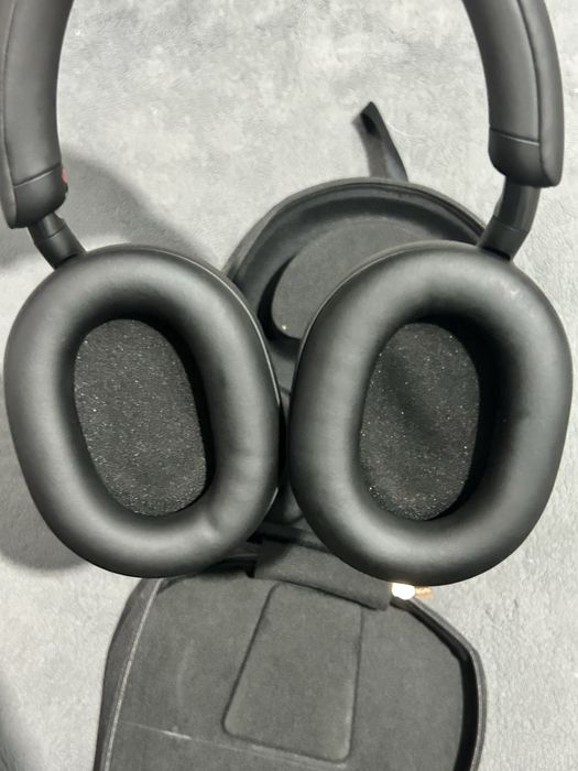 Casti Sony WH-1000XM5