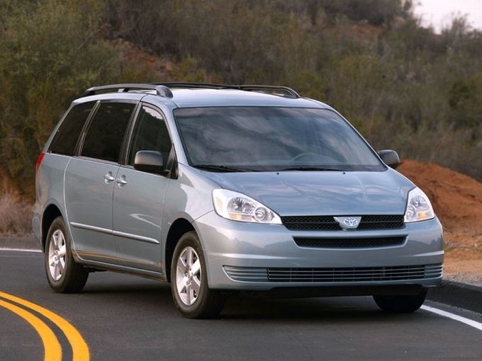 Капот на Toyota Sienna '04-'09 Сиенна Сиена '04-'09