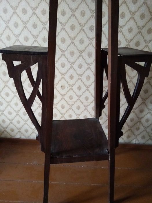 Винтидж дървена стойка за цветя /цветарник/