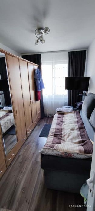 Vând apartament cu 4 camere