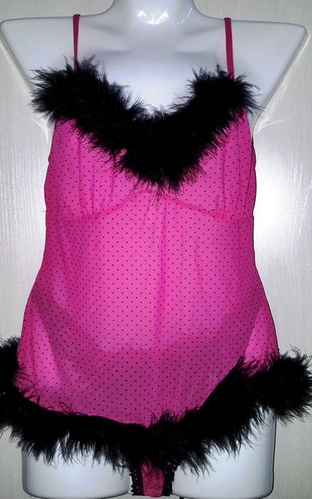 Эффектный новый комплект из 2-х  предметов . Цена 6500 т