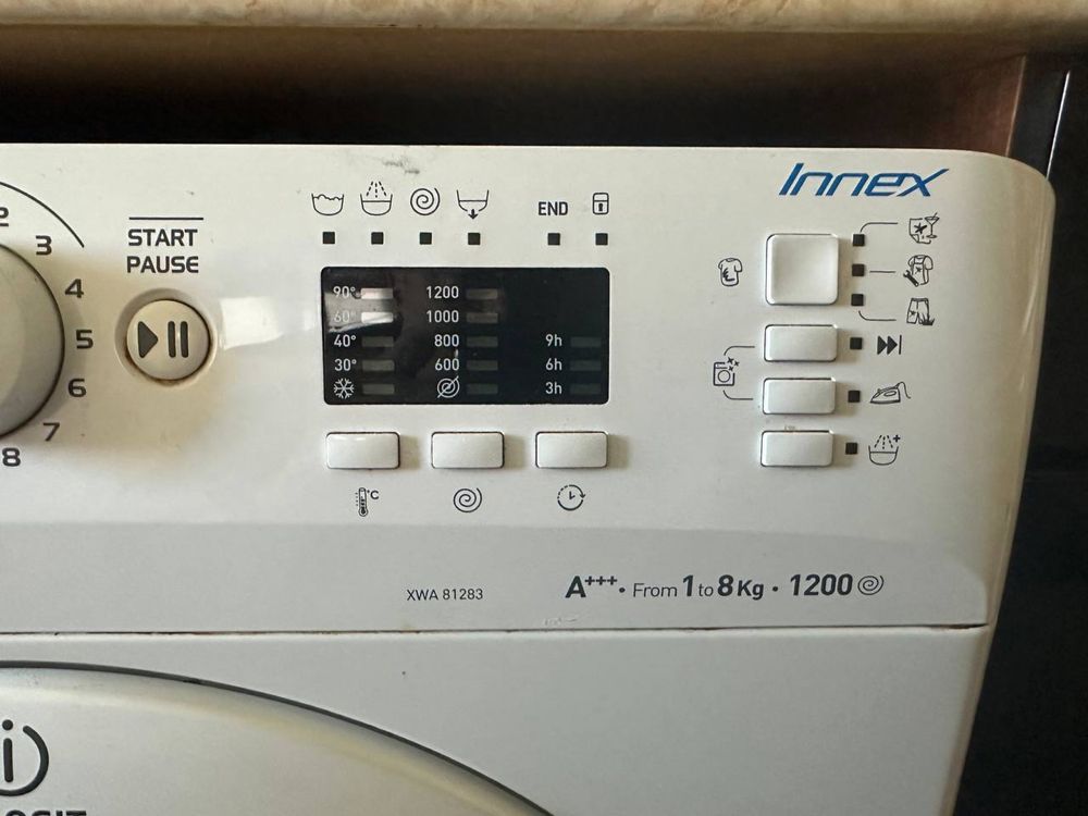 Пералня Indesit XWA 81283 на части