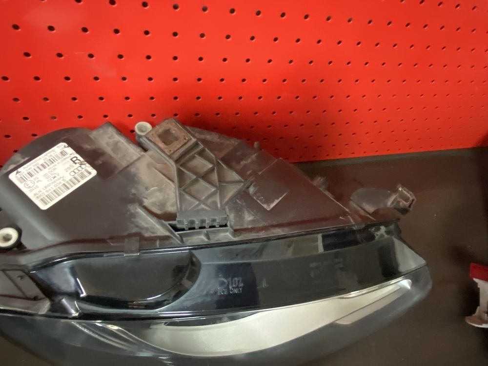 Far dreapta bixenon adaptiv si led Audi A4 B8 nonfacelift pana la 2012