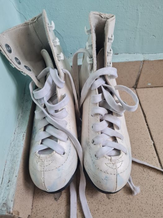 Коньки фигурные для