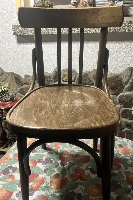 Масивна маса от дърво и столове Ретро