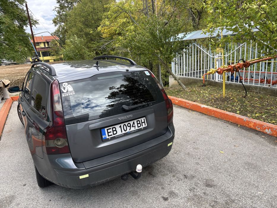 Волво В 50 / VOLVO V 50