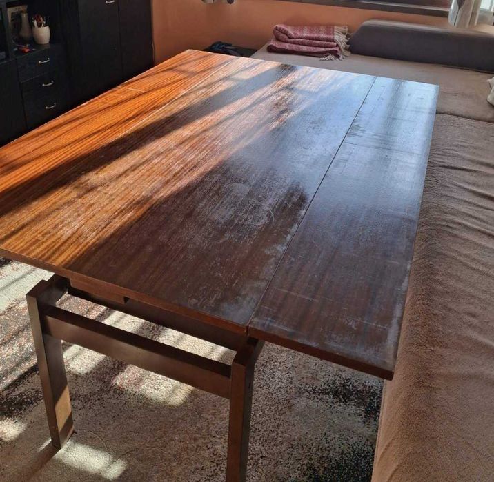 Разтегателна маса за хол/дневна